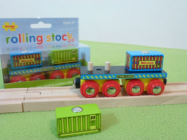 Wagon z kontenerami
